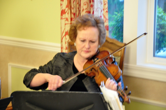 Annette Playing Violin1.jpg