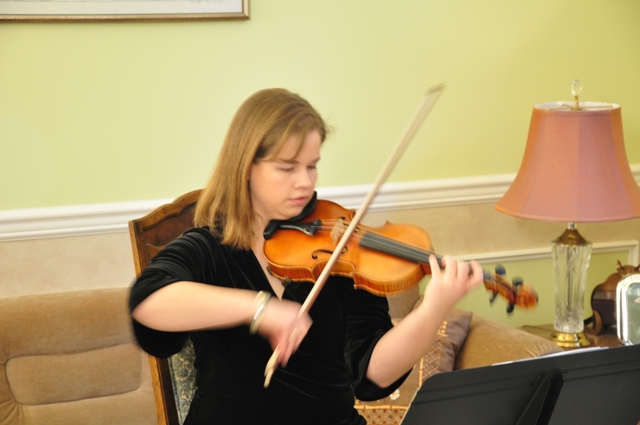 Heather Playing Violin1.jpg
